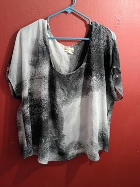 Relaxed Scoop-Neck Blouse in Gray  & White Wash